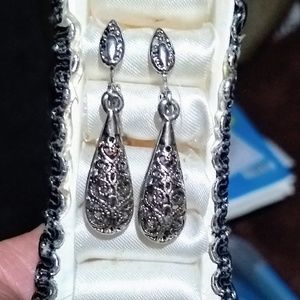 Vintage style silver tear drop earrings